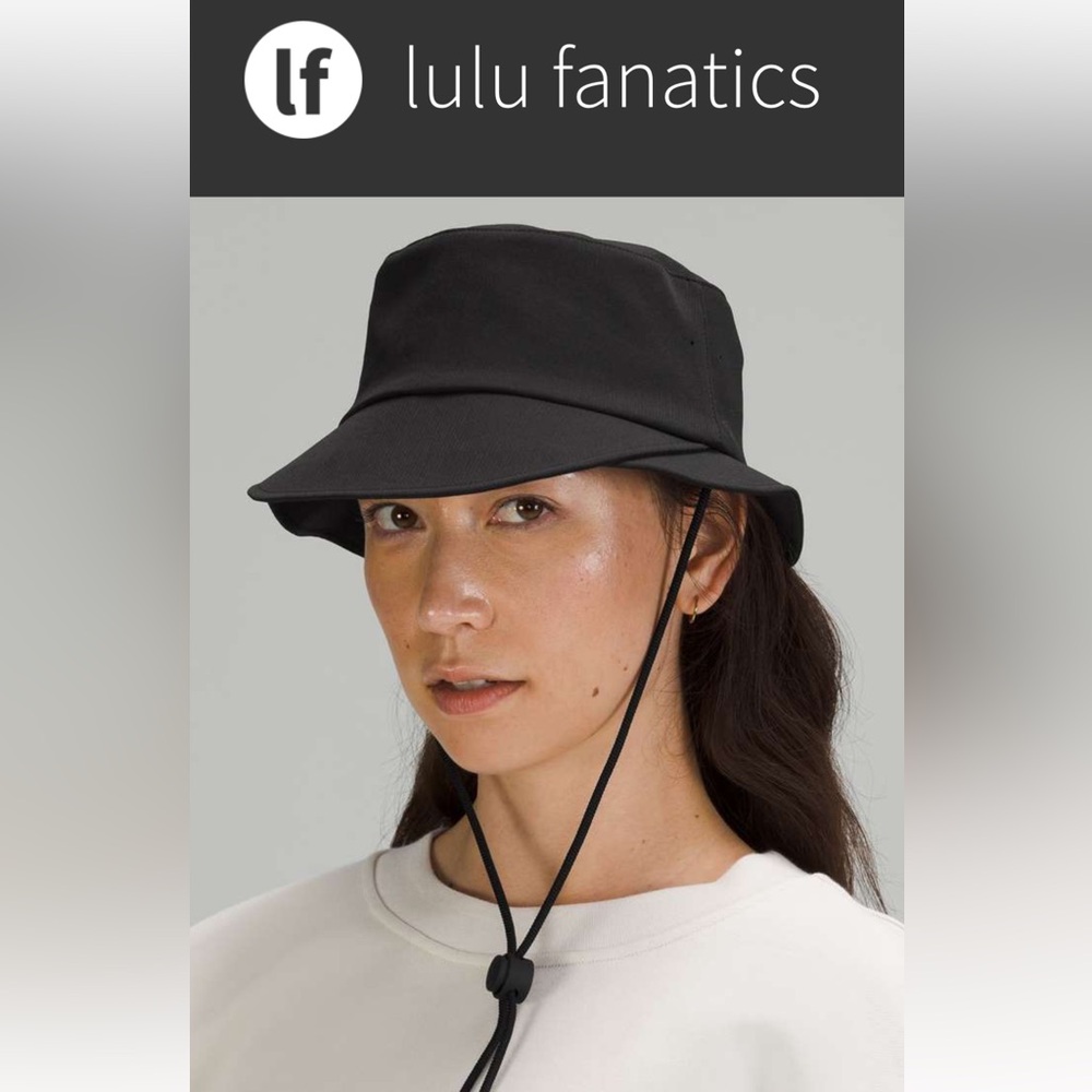 Lululemon Wide-Brim Bucket Hat with Strap
Black